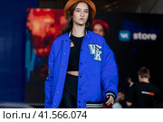 Показ одежды из коллекции VK Store в рамках фестиваля детской моды KIDS FASHION WEEK в "Центральном детском магазине на Лубянке" (ЦДМ) в центре города Москвы, Россия (2023 год). Редакционное фото, фотограф Николай Винокуров / Фотобанк Лори