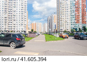 Микрорайон Люберецкие Поля в Некрасовке. Фрагмент. Москва (2023 год). Редакционное фото, фотограф Алёшина Оксана / Фотобанк Лори