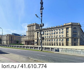 Московский государственный технический университет имени Н.Э. Баумана (МГТУ им. Баумана) . Москва . (2023 год). Редакционное фото, фотограф stargal / Фотобанк Лори