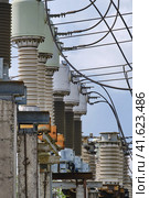 Power station equipment with outdoor transformers. Стоковое фото, фотограф Андрей Журавлев / Фотобанк Лори