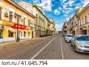 Astrakhan landscape of ancient Nikolskaya street (2022 год). Редакционное фото, фотограф Владимир Ушаров / Фотобанк Лори