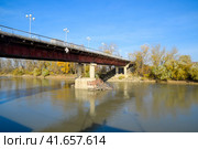The bridge across the river Protoka in the city of Slavyansk-on- Стоковое фото, фотограф Леонид Еремейчук / Фотобанк Лори