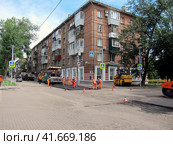 Ремонт дорожного полотна на проспекте Металлургов в Самаре (2021 год). Редакционное фото, фотограф Светлана Кириллова / Фотобанк Лори