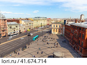 Aerial view of Ligovsky prospekt on sunny summer day. City center of St. Petersburg from a birds eye view. Russia (2023 год). Редакционное фото, фотограф Евгений Ткачёв / Фотобанк Лори