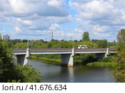 Мост через реку Чепца в Глазове (2023 год). Стоковое фото, фотограф Иван Дуплик / Фотобанк Лори