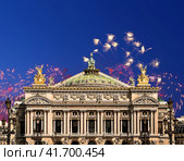Fireworks over the Opera Garnier (Garnier Palace), Paris, France. Translation: national Academy of Music. UNESCO World Heritage Site (2014 год). Стоковое фото, фотограф Владимир Журавлев / Фотобанк Лори