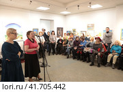 Ольга и Алиса Спирковы на открытии выставки "Новый день" (2023 год). Редакционное фото, фотограф Дмитрий Неумоин / Фотобанк Лори