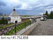 Тайницкая проездная башня Казанского кремля (2023 год). Редакционное фото, фотограф Александр Тараканов / Фотобанк Лори