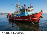 In Search of Fish: Fishing Boat on the High Seas. Стоковое AI-изображение, AI-художник Юрий Поздников / Фотобанк Лори