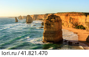 Australian seaside, Twelve Apostles rock formations near Great Ocean Road , Port Campbell National Park, Australia (2009 год). Стоковое фото, фотограф VittoriaChe / Фотобанк Лори