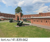 Центральный вход Военно-исторического музея артиллерии, инженерных войск и войск связи. Санкт-Петербург. (2023 год). Редакционное фото, фотограф Татьяна Т / Фотобанк Лори