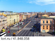 Aerial view of Ligovsky prospekt on sunny summer day. City center of St. Petersburg from a birds eye view. Russia (2023 год). Редакционное фото, фотограф Евгений Ткачёв / Фотобанк Лори