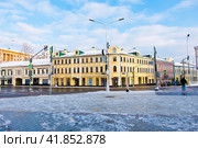 Пересечение улицы Петровка и Петровского бульвара. Зимний день. Москва (2023 год). Редакционное фото, фотограф E. O. / Фотобанк Лори