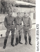 Портрет солдат Вооружённых Сил Советской Армии. Старая чёрно-белая фотография времён СССР 1980-х годов. Редакционная иллюстрация, иллюстратор александр афанасьев / Фотобанк Лори
