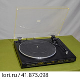 Sanyo turntable, vinyl player. Vintage analog player. (2020 год). Редакционное фото, фотограф Леонид Еремейчук / Фотобанк Лори