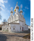 Храм Святителя Николая Мирликийского в Пыжах ул. Большая Ордынка, 27А/8 Москва Россия (2020 год). Редакционное фото, фотограф Владимир Чинин / Фотобанк Лори