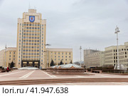 The main building of the BSPU on a winter day. Minsk (2024 год). Редакционное фото, фотограф EugeneSergeev / Фотобанк Лори