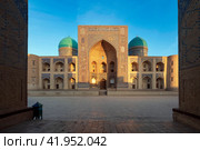 Islamic Educational and Spiritual-educational building of the Miri Arab Madrasah on a sunny day, Bukhara, Uzbekistan. Стоковое фото, фотограф Ula Ulachka / Фотобанк Лори