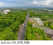 Вид с высоты на Великорецкий крестный ход (аэросъемка 2019 года) Стоковое фото, фотограф Владислав Самошкин / Фотобанк Лори