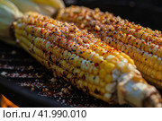 Fresh and delicious grilled corn, Image for menu, cafe, restaurant. Стоковое AI-изображение, AI-художник Ирина Ручушкина / Фотобанк Лори