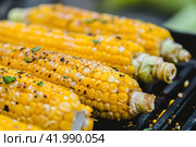 Fresh and delicious grilled corn, Image for menu, cafe, restaurant. Стоковое AI-изображение, AI-художник Ирина Ручушкина / Фотобанк Лори