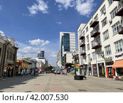 Пешеходная улица Вайнера в центре Екатеринбурга летом (2021 год). Редакционное фото, фотограф Овчинникова Ирина / Фотобанк Лори