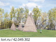 Мемориальный комплекс "Рубеж Славы". Противотанковые надолбы-пирамиды. Истринский район. (2023 год). Редакционное фото, фотограф Светлана Качанова / Фотобанк Лори