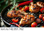 grilled chicken sitting on grill with tomatoes and red peppers. Стоковое AI-изображение, AI-художник Юлия Гапеенко / Фотобанк Лори
