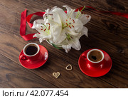 Still life to day of Valentine with lilies and coffee. Стоковое фото, фотограф Татьяна Ляпи / Фотобанк Лори