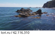 Скалы восточного Приморья и японское море, видео с дрона. Стоковое видео, видеограф Павел Сапрыкин / Фотобанк Лори