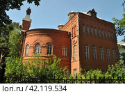 Южный флигель (строение 1880-х годов) усадьбы Покровское-Стрешнево. Москва (2014 год). Стоковое фото, фотограф lana1501 / Фотобанк Лори