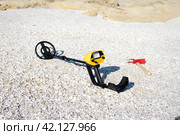 Metal detector on the beach. Стоковое фото, фотограф Александр Малышев / Фотобанк Лори