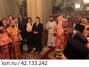 Митрополит Крутицкий и Коломенский Ювеналий и губернатор Московской области Андрей Воробьев на Пасхальной литургии (2018 год). Редакционное фото, фотограф Дмитрий Неумоин / Фотобанк Лори