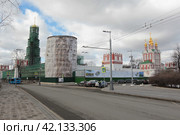 Реставрационные работы на территории Новодевичьего монастыря города Москвы (2018 год). Редакционное фото, фотограф Дмитрий Неумоин / Фотобанк Лори