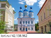 Вид на старинный собор Казанской иконы Божией Матери солнечным июньским днем. Казанский мужской монастырь. Тамбов (2023 год). Стоковое фото, фотограф Виктор Карасев / Фотобанк Лори