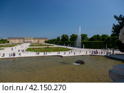 Летний императорский дворец Шенбрунн (2023 год). Редакционное фото, фотограф V.Ivantsov / Фотобанк Лори