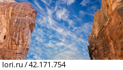 Mountains of Petra, Jordan, Middle East. Petra has been a UNESCO World Heritage Site since 1985 (2016 год). Стоковое фото, фотограф Владимир Журавлев / Фотобанк Лори