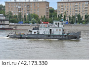 Буксир-толкач «Виктория-2» на Москве-реке. Москва (2014 год). Редакционное фото, фотограф lana1501 / Фотобанк Лори