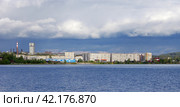 Средний Урал, Свердловская область, город Кушва, Кушвинский пруд, вид после дождя (2022 год). Стоковое фото, фотограф Алексей Иванов / Фотобанк Лори