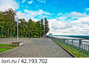 Нагорный парк на берегу реки Оби. Город Барнаул. Алтайский край (2023 год). Редакционное фото, фотограф Макаров Алексей / Фотобанк Лори