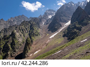 Кавказский горный пейзаж летним днем. Цейское ущелье. Республика Северная Осетия — Алания, Алагирский район. Стоковое фото, фотограф Pukhov K / Фотобанк Лори