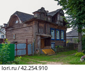 Дом Ефима Смирнова, улица Московская дом 32, город Кимры Тверской области (2023 год). Редакционное фото, фотограф Вячеслав Палес / Фотобанк Лори