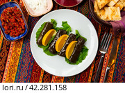Turkish dish Yaprak sarma. Стоковое фото, фотограф Яков Филимонов / Фотобанк Лори