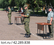 Russia Orenburg region July 3, 2005: young cadets studying at the military department of the aviation institute take the oath. Редакционное фото, фотограф Акиньшин Владимир / Фотобанк Лори