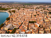 Aerial view of old town Arles, France. Стоковое фото, фотограф Яков Филимонов / Фотобанк Лори