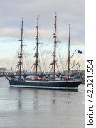 Барк "Седов" на реке Неве. Санкт-Петербург (2014 год). Редакционное фото, фотограф Александр Алексеев / Фотобанк Лори