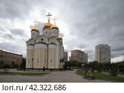 Церковь иконы божьей матери Скоропослушница Судостроительная ул., 48А Москва (2019 год). Редакционное фото, фотограф Дмитрий Неумоин / Фотобанк Лори