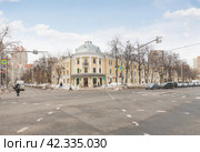 Дом 21 на ул. Маршала Бирюзова ,Москва Россия (2024 год). Редакционное фото, фотограф Владимир Чинин / Фотобанк Лори
