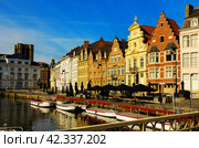 Cityscape of Ghent with traditional Flemish townhouses on banks of Leie river. Стоковое фото, фотограф Яков Филимонов / Фотобанк Лори