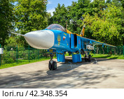 Бомбардировщик СУ-24М на площадке музея истории крылатых ракет, город Дубна Московской области (2023 год). Редакционное фото, фотограф Вячеслав Палес / Фотобанк Лори